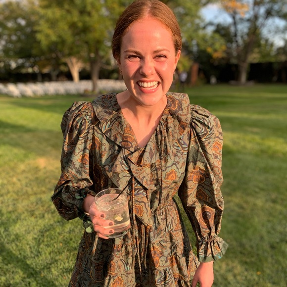 Meet your Posher, Madison - Picture 1 of 1